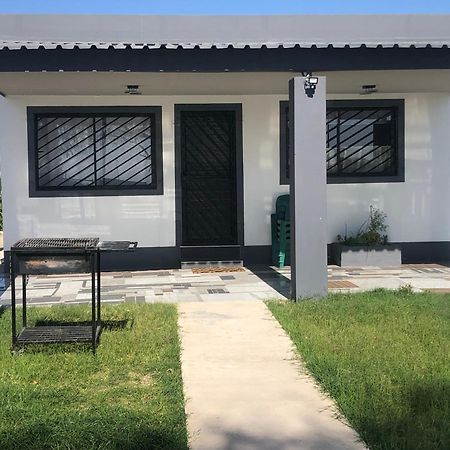 F2 Farmhouse Omuthiya Buitenkant foto